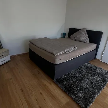 Vida Real Estate Sigmund Apartment *